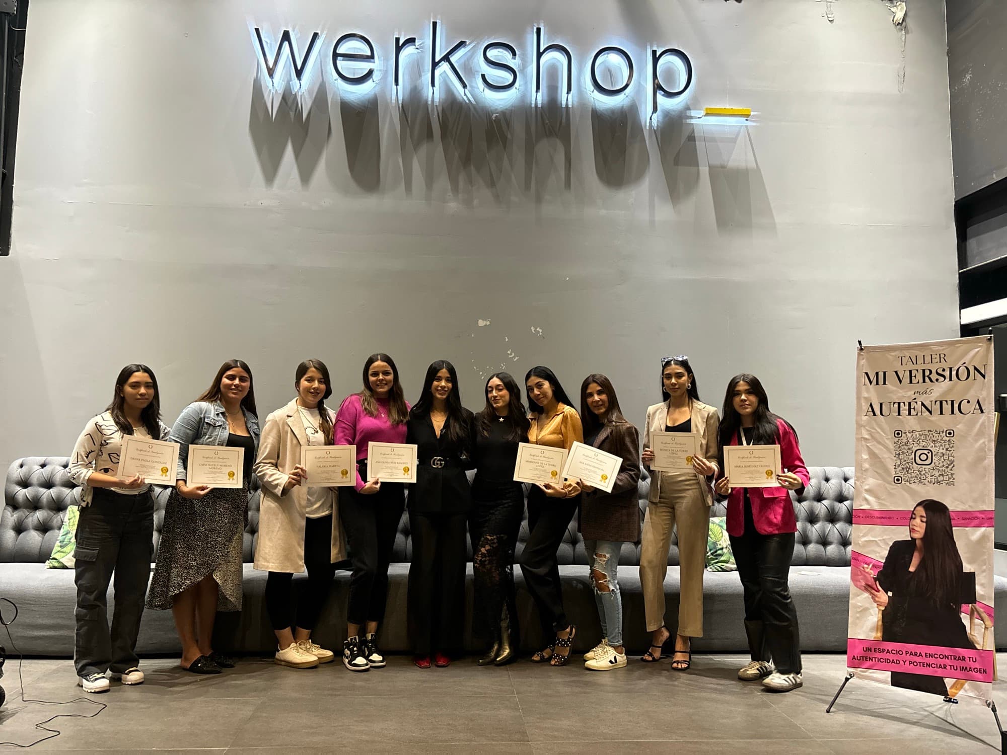 Grupo de alumnas del taller Mi Versión Más Auténtica en Werkshop